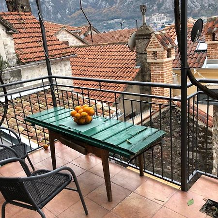 Chic & Stylish With Seaview-Terrace - Kotor Indah Apartment Bagian luar foto